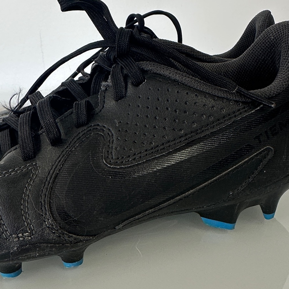 Nike Kids Black Athletic tempo cleats 5 - Picture 2 of 8